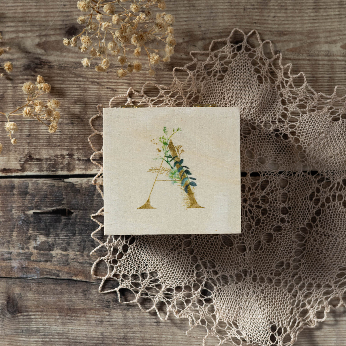 Personalised wooden ring / gift box