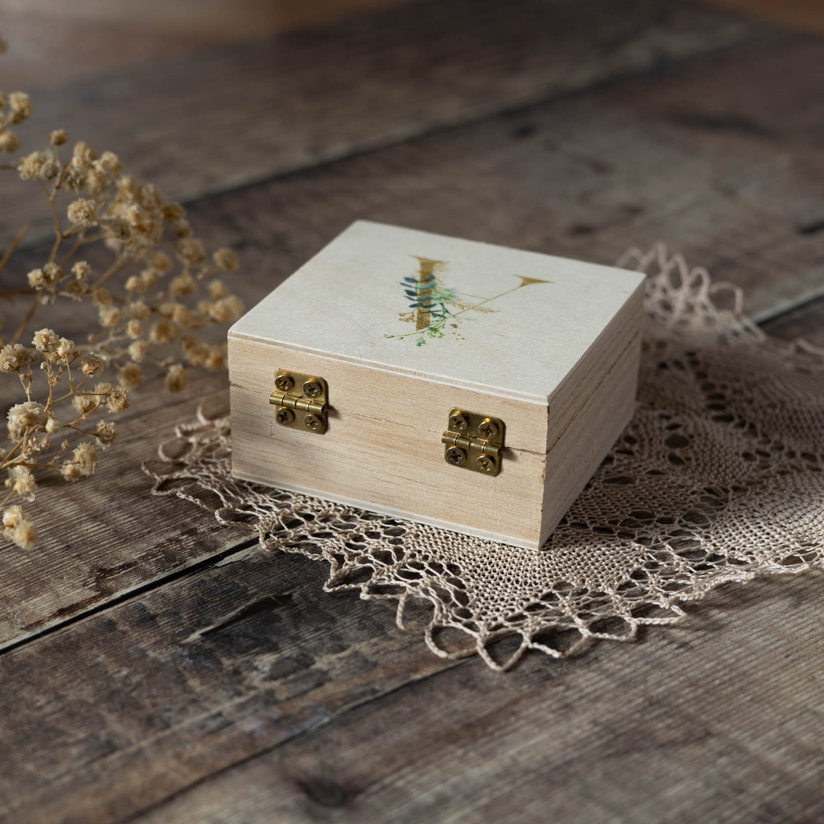 Personalised wooden ring / gift box
